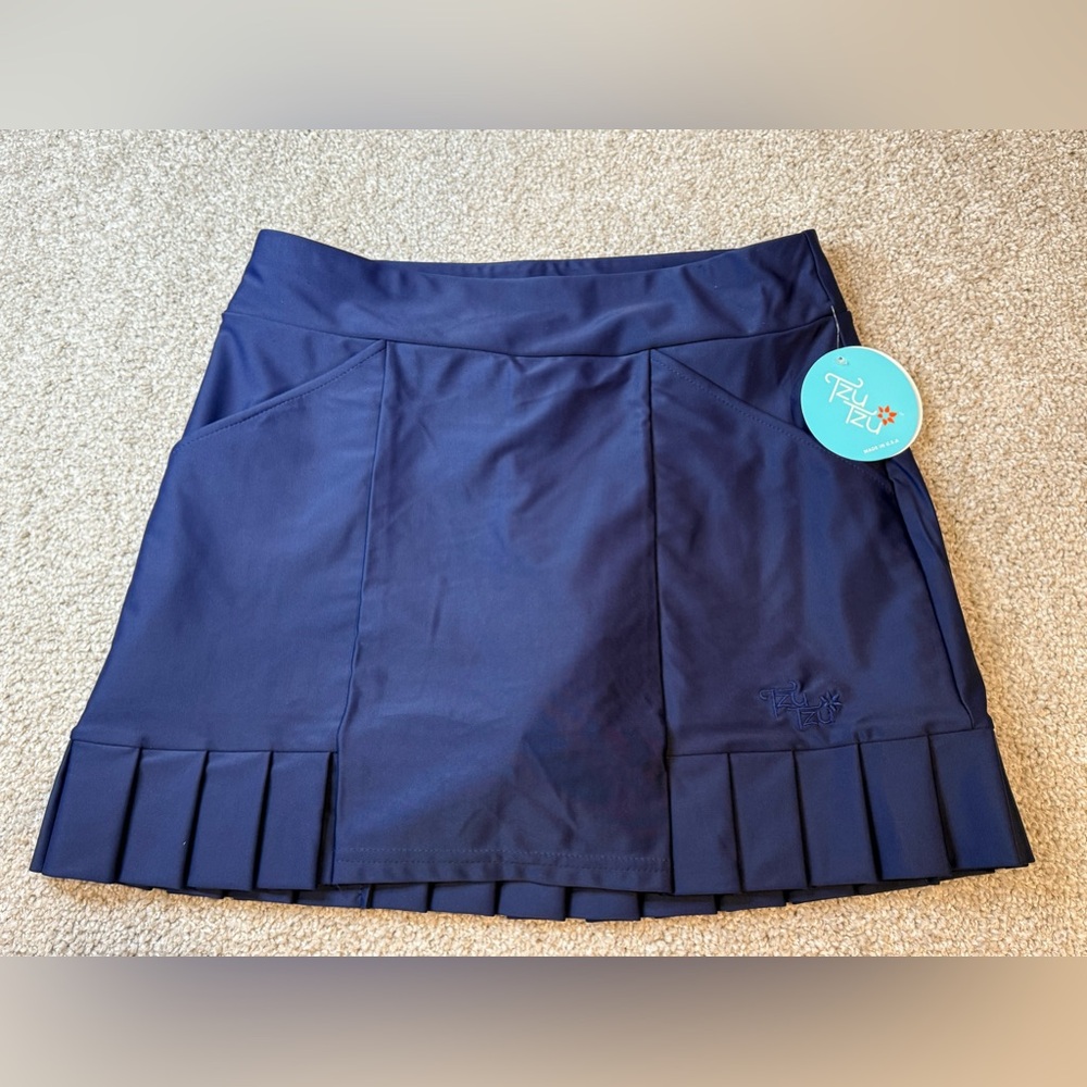 Tzu Tzu Navy Skort- NEW!- women’s Medium